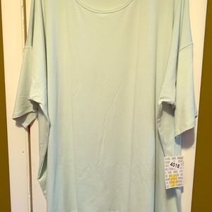 Lularoe tee